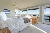 West Beach House - low bank waterfront, with 1 GB WIFI, WFH - NEW hot tub! Hotel dekat PBY-Naval Air Museum