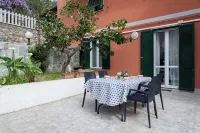 Quiet and secluded, close to Cinque Terre, Porto Venere, Lerici, and Tellaro