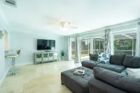 BEAUTIFUL Beach Home in NAPLES ONLY 4 miles away from the beach!