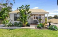 Busselton Beach Villa Hotels near The Mermaids Cave
