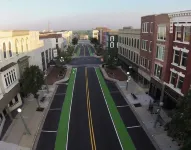 Queen Victorian Home, Walking distance to downtown Hotels in Adrian