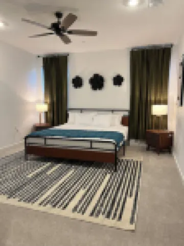 Luxurious 2BR/2BA Modern Getaway in Bakersfield