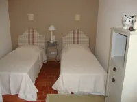 La Maison d'Alfred the charm of an old farmhouse at the foot of the luberon Hotels in Cavaillon