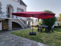 Beautiful Renovated House in Lambell - 5Min from Beaches and Tregunc Center 트레건크 호텔