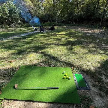 Centrally located St. Louis and Arch view. Complimentary water,wine & breakfast