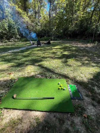 Centrally located St. Louis and Arch view. Complimentary water,wine & breakfast