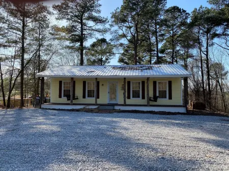 Rustic Cabin near Sardis Lake Boat Ramp