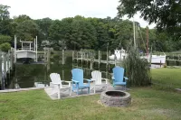 Reedville Retreat, waterfront w/ private dock &outdoor sink-for fishing/crabbing