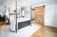The Treehouse Private Apt 15 min to Lynchburg