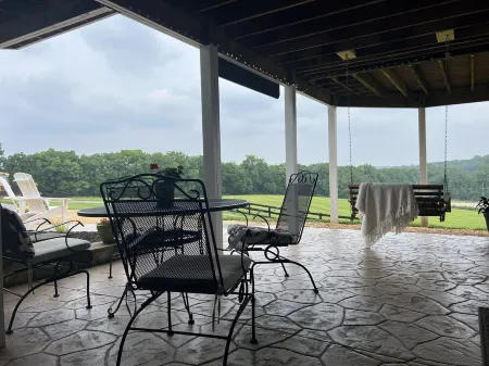 Mt. Gilead Sunrise- Country Suite close to wineries, breweries & wedding venues