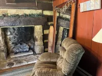 Historic, cozy cabin at Headley Inn Winery & Vineyard with WiFi, AC & Fireplace - Chalets