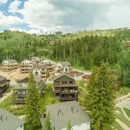 Elevated Mountain Retreat—Private, Spacious, Minutes from Adventure
