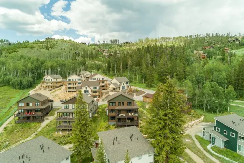 Elevated Mountain Retreat—Private, Spacious, Minutes from Adventure