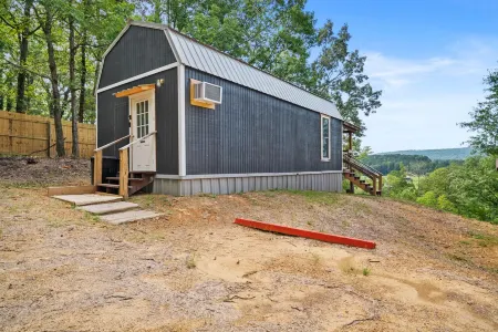 Lucky's Canoe & Kayak Cabin #1 - Caddo River Access! Отели в г. Каддо Гэп