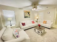 Spacious 3BR in Rosenberg | w/ 30-Day Discounts! 45 mins from FIFA stadium Ξενοδοχεία στην πόλη Rosenberg