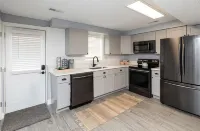 A Private Boho-Modern Stay Minutes to Downtown w/ KING Bed and Hidden Nook!