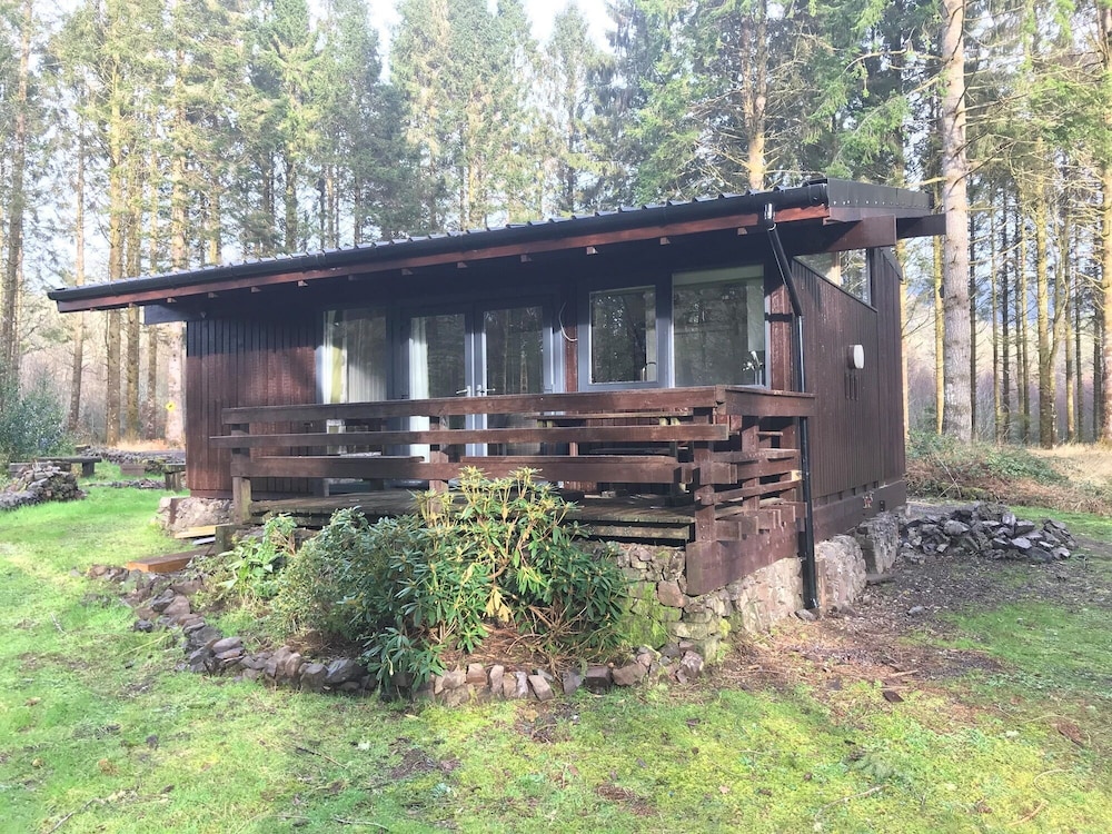 Authentic log cabin in a lovely forest location close to stunning Loch Awe Hotels in Taynuilt
