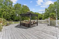 The Gathering House , large pool retreat for families, friends & pre-bridal fun