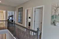 Lincoln Luxury~ Spacious 5BR w/2 Kings & Boat Parking!