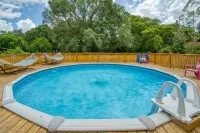 Unique cabin in the city pool home