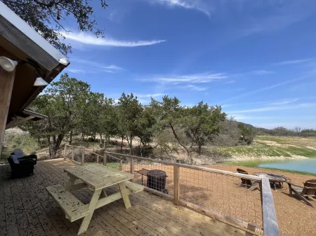 Cozy 2-bedroom cabin