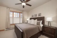 Winter Park Home w/views, heated garage, hot tub!