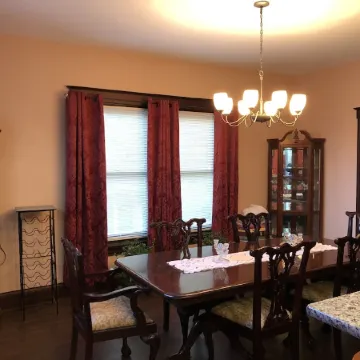 Cozy Brick house - 3 BR,  2 1/2 Bath, fenced in back yard with privacy fence.