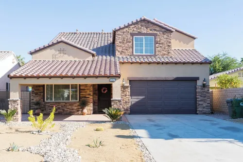 Desert Paradise: 6 King Bed, Resort Pool & Game