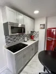 COMFORTABLE ORLANDO PRIVATE STUDIO W/FULL KITCHEN!