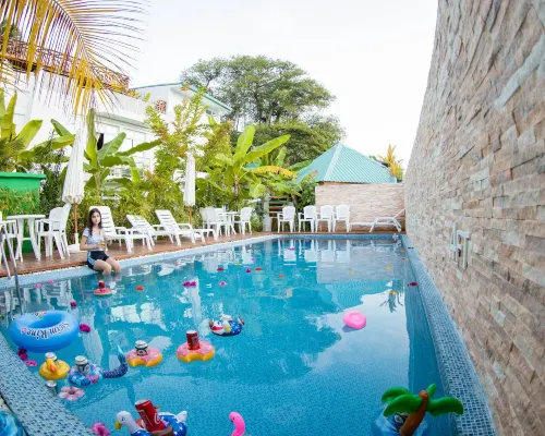 Perla Dhangethi Hotels in Dhangethi
