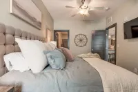 Luxury Condo on the Lake at Bridges Bay!