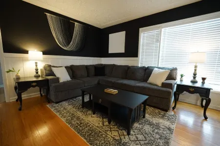 King bed, Hot Tub, Family Friendly Отели рядом с достопримечательностью «Oberlin Conservatory of Music»