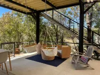 Relaxing lake house on Lake Bridgeport with private boat dock