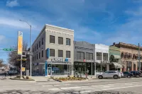 New Downtown Luxury Condo, by UNL, stadium & arena, above luxury retail #204