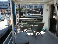 Fun houseboat. Walk to Boston attractions WIFI