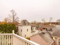 Nautically themed apartment with Ocean View Hotels in Bristol