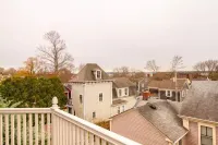 Nautically themed apartment with Ocean View