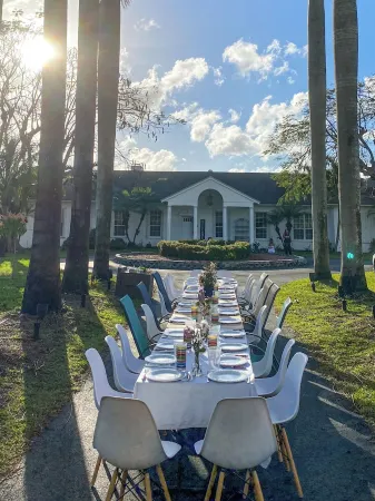 Spacious 6-bedroom house with WiFi, AC in marvelous Homestead. Отели рядом с достопримечательностью «Long Pine Key»