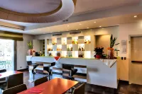 Hotel Cruise Hotels in Uggiate con Ronago