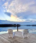 Escape to the Eastern Shore -Upscale Romantic Waterfront getaway cottage w dock