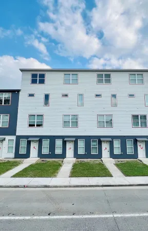 Cozy 1-bedroom 1 bath condo in walking distance to downtown Lafayette.