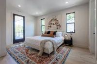 Luxury by the Lake • Spacious Family Retreat • Beach Gear • Hot Tub - 4つ星