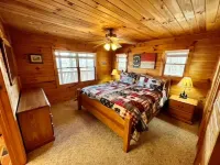 Amazing Mountain View’s, hot tub, pool table, and near Great Smoky MTN Nat Park Hotels near Mingus Mill