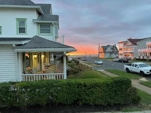 Oceanview 4 Houses to Beach!  6 Beach Passes, Chairs, Towels, Umbrellas Included