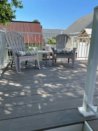 Cottage On Famous Chincoteague Island-Famous Wild Ponies