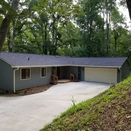 Private setting close to Clemson University