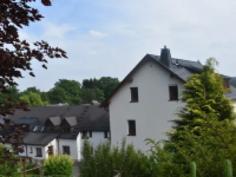5-star apartment EG barrier-free, WiFi via DSL, Bad Brambach Hoteles en Bad Brambach