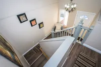 Clean, Quiet And Professionally Decorated. Close To All Amenities.