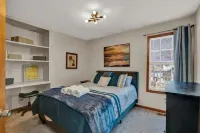 Entire 3-level, 3 BRM home w/King/Queen/Twin beds