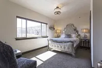 Beautiful Top Floor Park City Condo Hotels near Utah Olympic Park